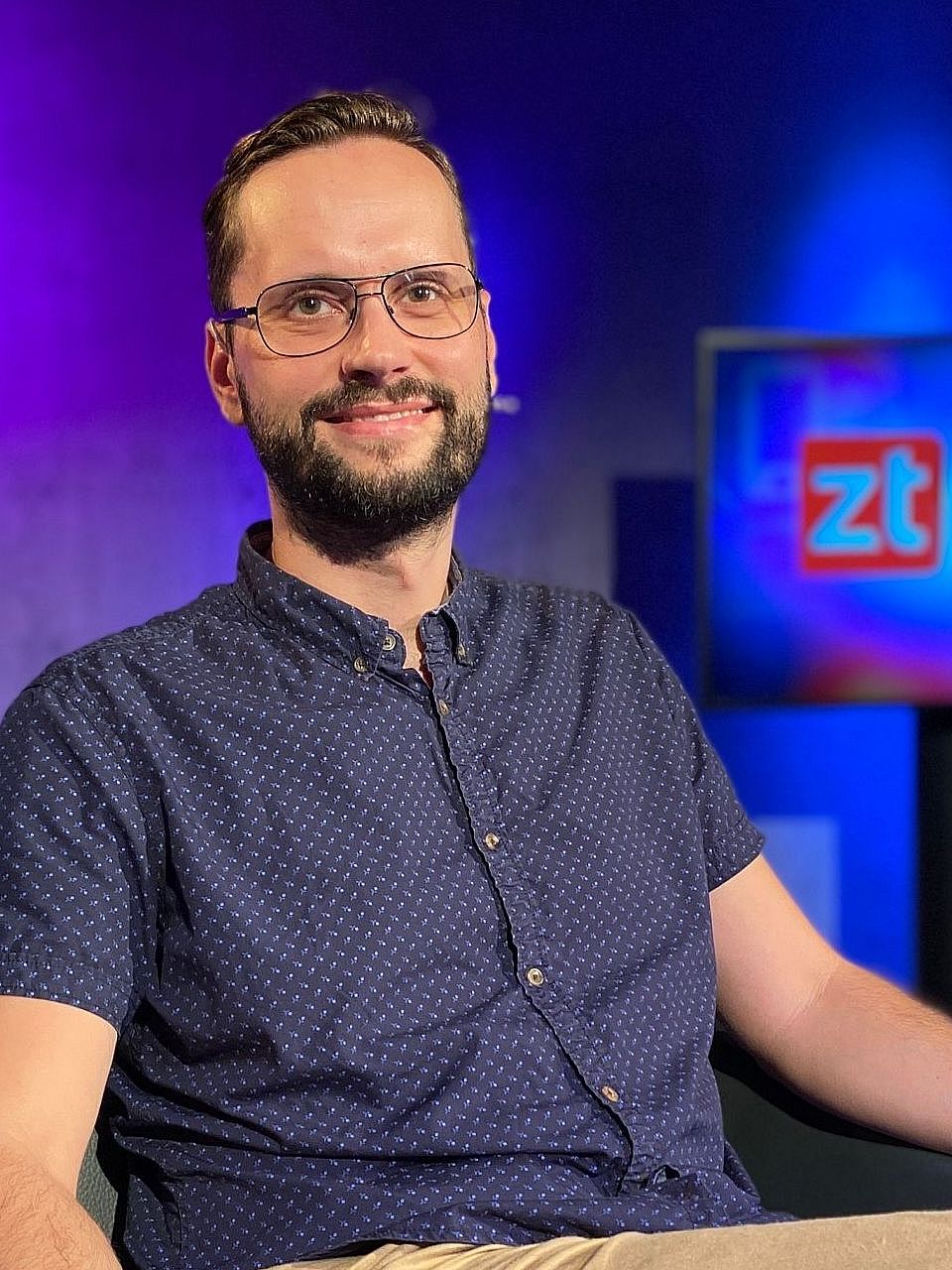 Foto Daniel Kunzelmann sitzend 