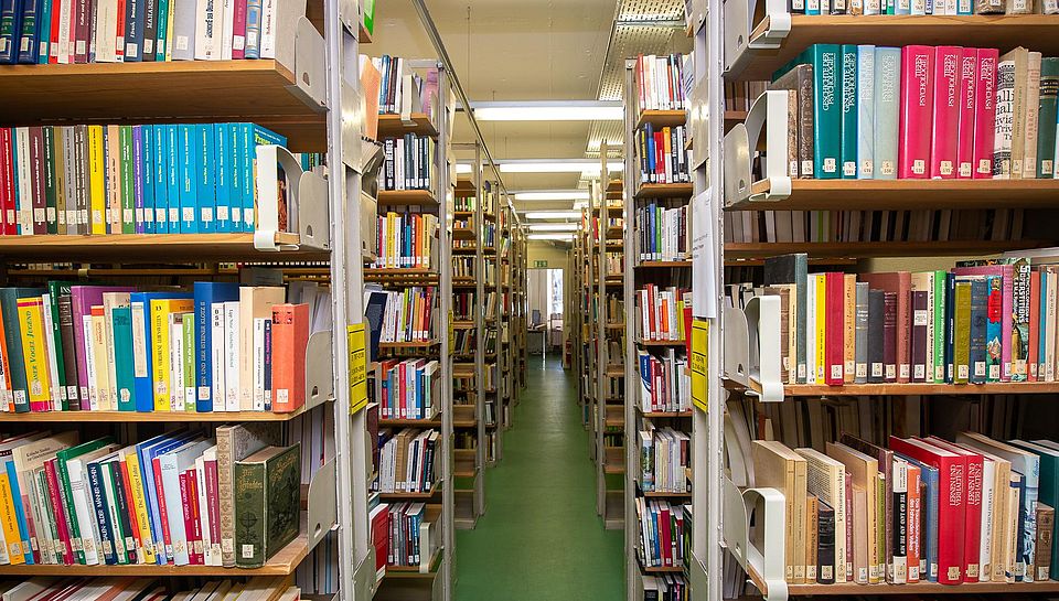 Regale_Bibliothek